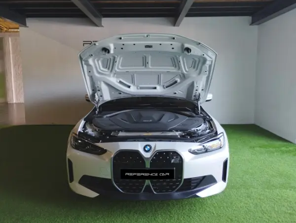 BMW i4 eDrive 35 23