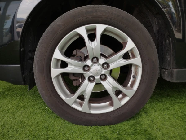 Mitsubishi Outlander 2.2 DI-D Instyle Navi 26
