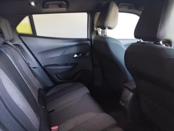 Peugeot 2008 e-2008 50 kWh Allure 9
