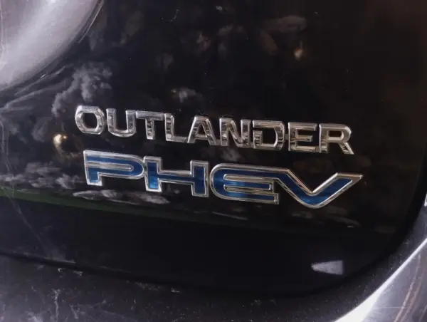 Mitsubishi Outlander 2.0 PHEV Instyle Navi 26