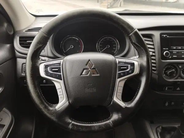 Mitsubishi L200 2.3 DI-D Space Cab Invite 4WD 12