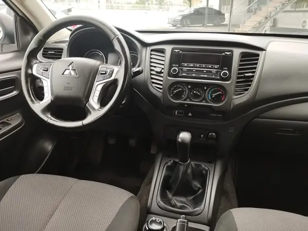 Mitsubishi L200 2.3 DI-D Space Cab Invite 4WD 15