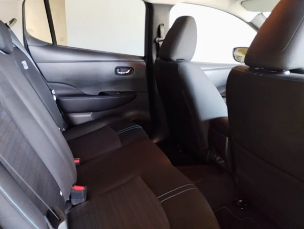 Nissan Leaf N-CONNECTA 9