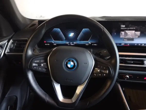 BMW i4 eDrive 35 12