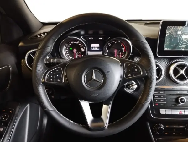 Mercedes-Benz A 180 1.5 CDI BE Urban 12