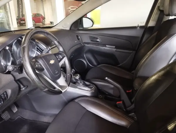 Chevrolet Cruze SW 1.7 VCDi LT 13