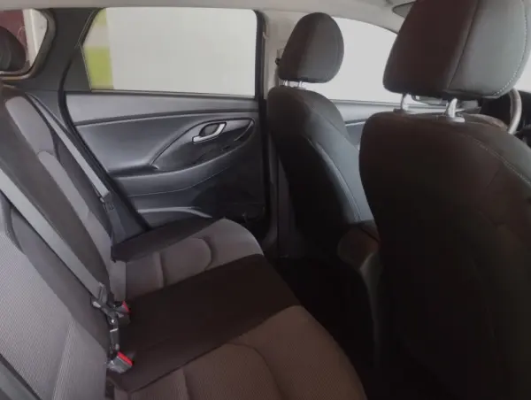 Hyundai i30 SW 1.6 CRDI SW Style 9