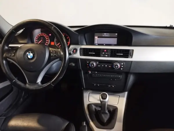 BMW 320 d Touring Line Sport 16