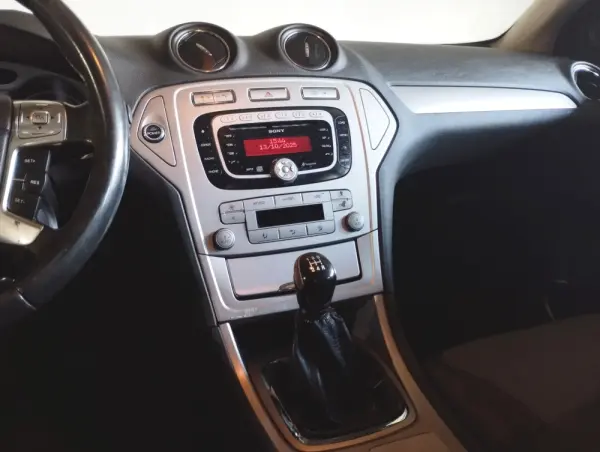 Ford Mondeo SW 1.8 TDCi Titanium 16