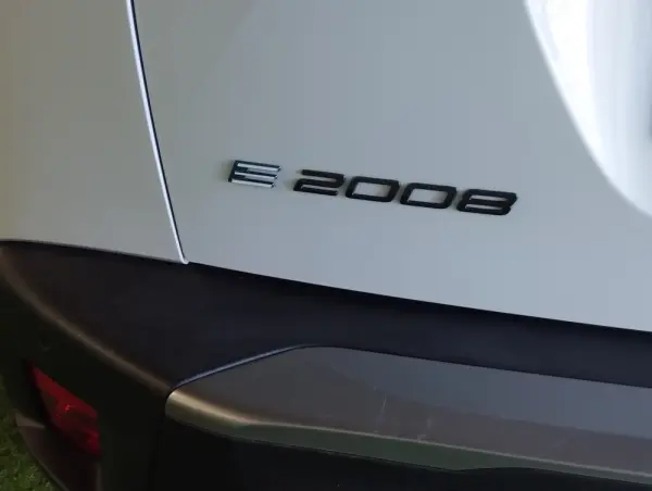 Peugeot 2008 e-2008 50 kWh Allure 27