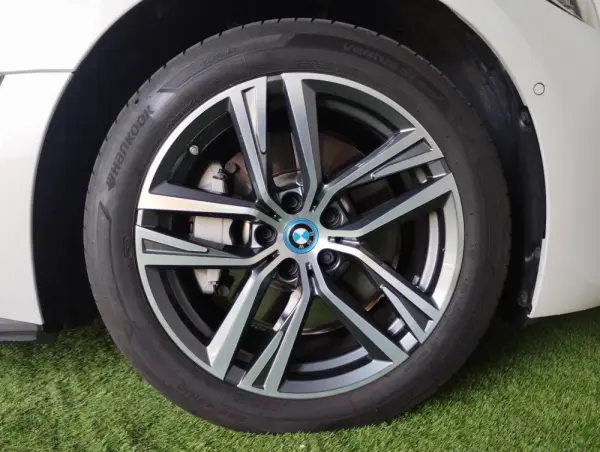 BMW i4 eDrive 35 24