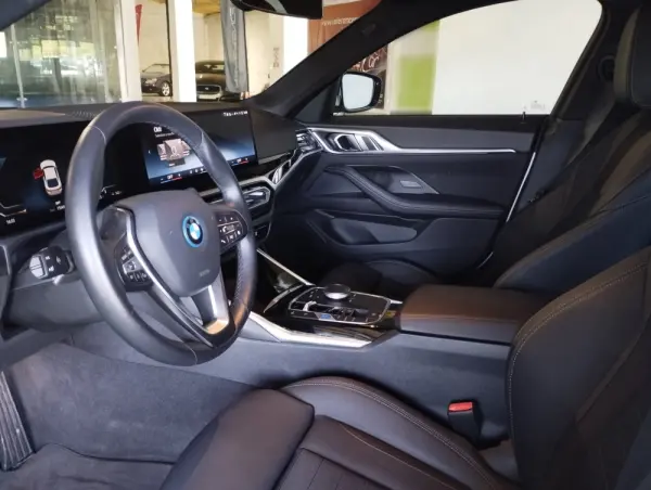 BMW i4 eDrive 35 13