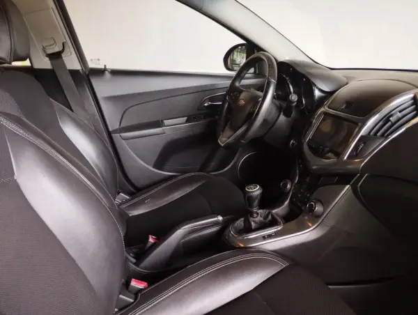 Chevrolet Cruze SW 1.7 VCDi LT 8