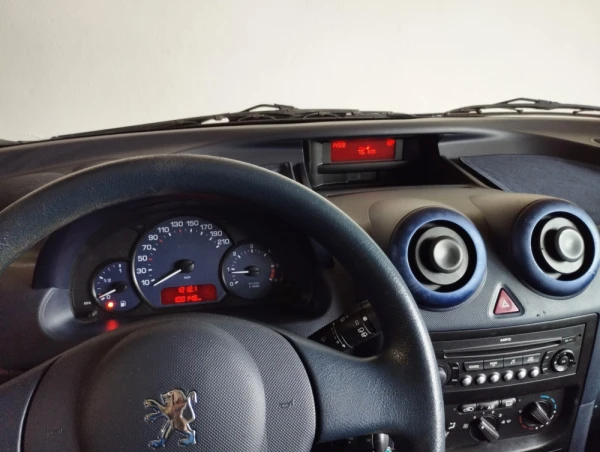 Peugeot 1007 1.4 HDI Trendy 21