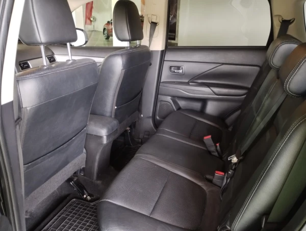 Mitsubishi Outlander 2.2 DI-D Instyle Navi 14