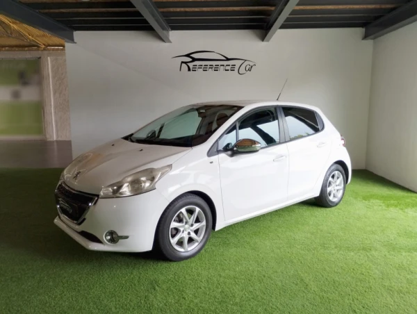 Peugeot 208 1.2 VTi SE Style 6