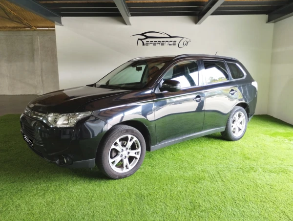 Mitsubishi Outlander 2.2 DI-D Instyle Navi 2