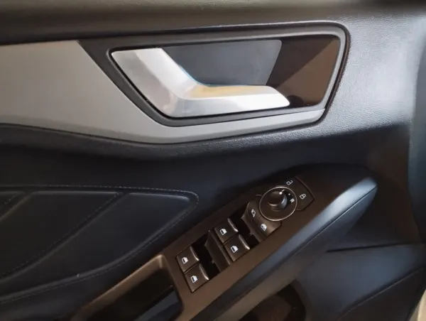 Ford Focus EcoBoost ST-Line Hybrid 18