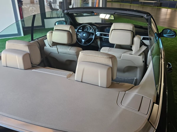 BMW 320 i Cabrio 29