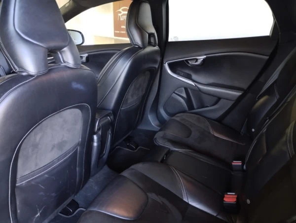 Volvo V40 2.0 D2 R-Design 14