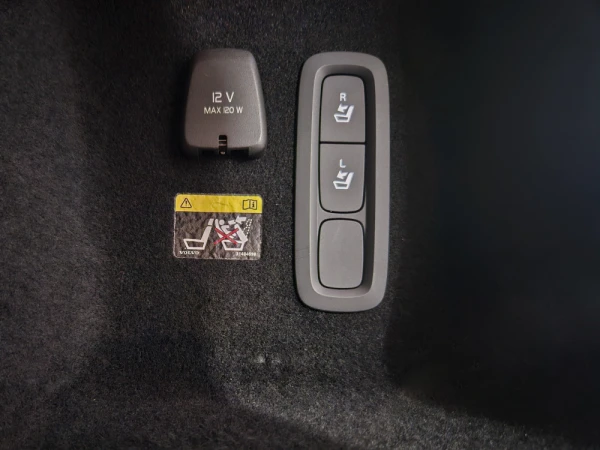 Volvo V60 2.0 D4 INSCRIPTION GEARTRONIC 27