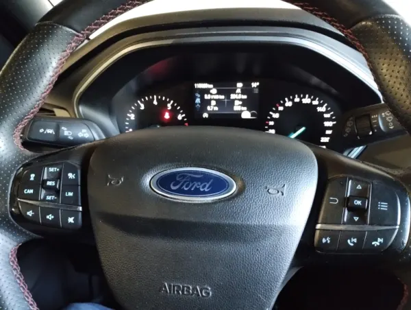 Ford Focus EcoBoost ST-Line Hybrid 17