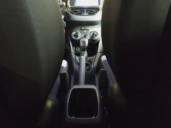Peugeot 208 1.2 VTi SE Style 21
