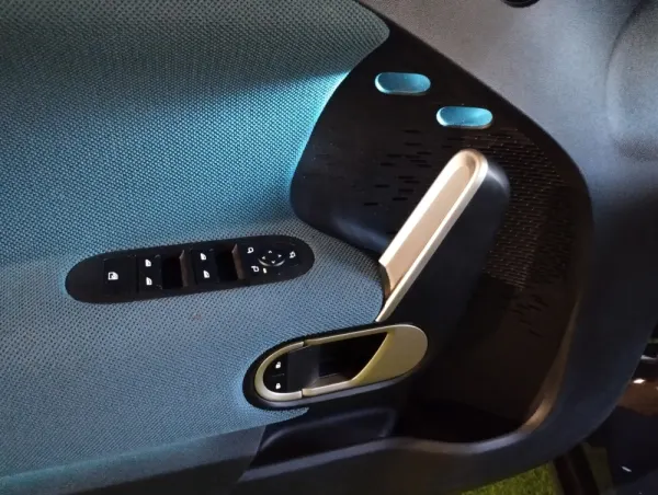 MINI Aceman SE Favoured M 19