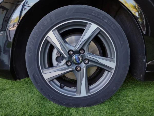 Volvo V40 2.0 D2 R-Design 22