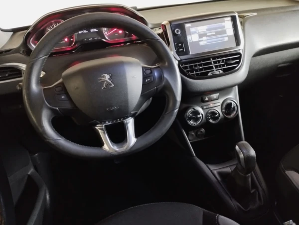 Peugeot 208 1.2 VTi SE Style 16