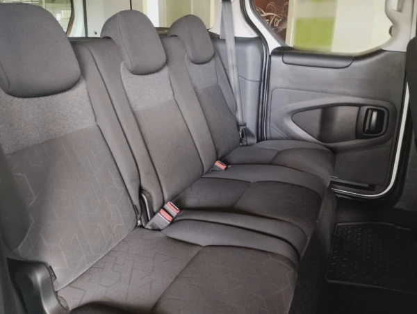 Peugeot Partner Outro 9