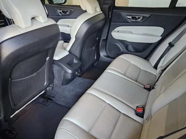 Volvo V60 2.0 D4 Inscription Geartronic 13