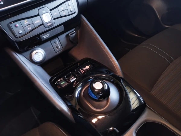 Nissan Leaf N-CONNECTA 20
