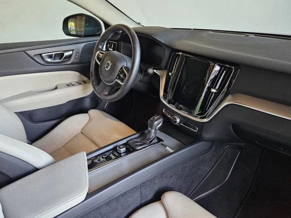 Volvo V60 2.0 D4 INSCRIPTION GEARTRONIC 15