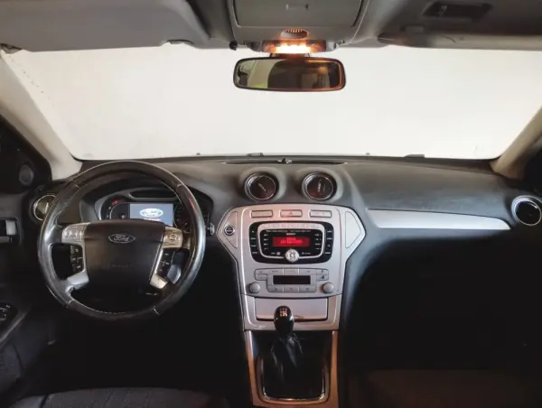 Ford Mondeo SW 1.8 TDCi Titanium 7