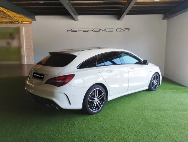Mercedes-Benz CLA 200 Shooting Brake AMG Line 2