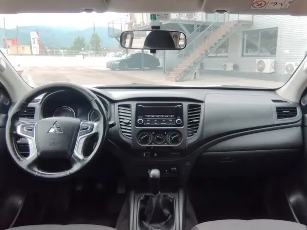 Mitsubishi L200 2.3 DI-D Space Cab Invite 4WD 7