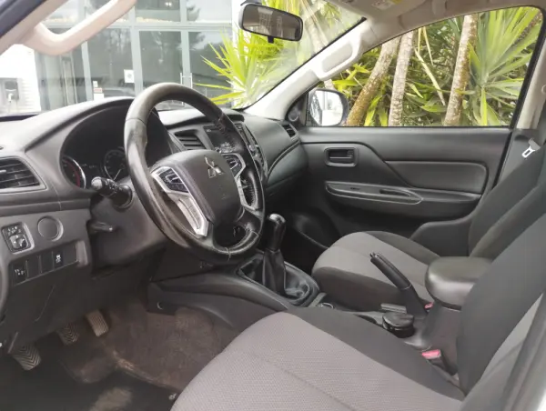 Mitsubishi L200 2.3 DI-D Space Cab Invite 4WD 13