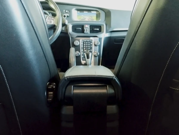 Volvo V40 2.0 D2 R-Design 20