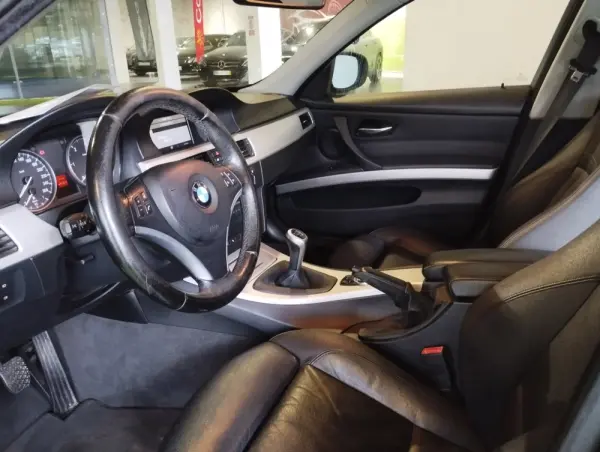 BMW 320 d Touring Line Sport 14