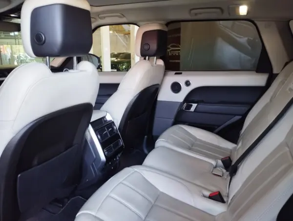 Land Rover Range Rover Sport P400e HSE Plug-In 14