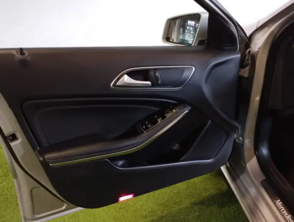 Mercedes-Benz A 180 1.5 CDI BE Urban 23