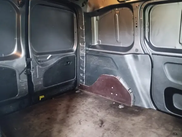 Peugeot Partner 1.5 Blue-HDI Premiun 3Lug 9