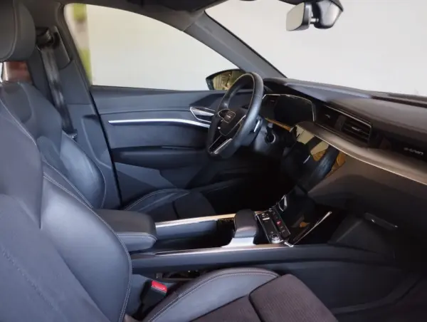 Audi e-tron Sportback 55 quattro S line 8