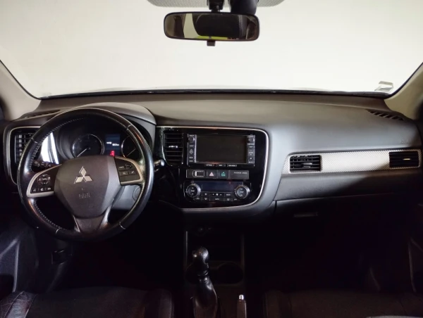 Mitsubishi Outlander 2.2 DI-D Instyle Navi 7