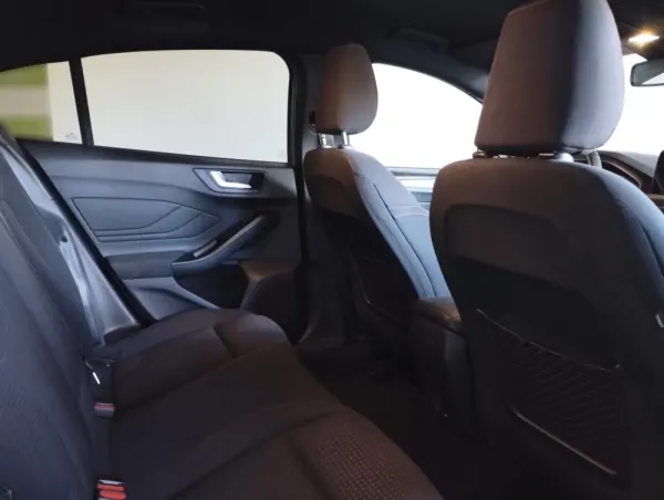 Ford Focus EcoBoost ST-Line Hybrid 8