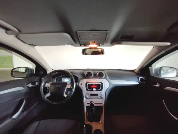 Ford Mondeo SW 1.8 TDCi Titanium 10