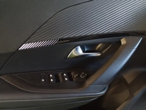 Peugeot 2008 e-2008 50 kWh Allure 23