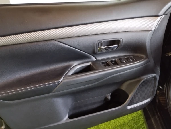 Mitsubishi Outlander 2.2 DI-D Instyle Navi 22
