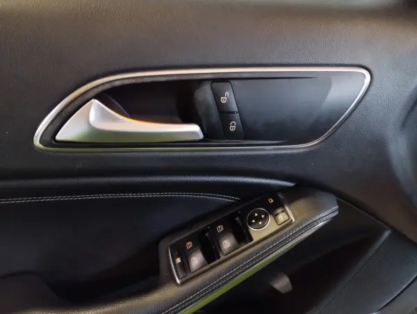 Mercedes-Benz A 180 1.5 CDI BE Urban 21